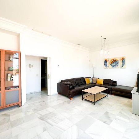 Modern Three-Level Apartment Near The Sea 베날마데나코스타 외부 사진